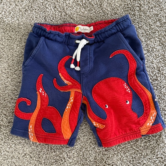Mini Boden Octopus Appliqué Shorts - Picture 1 of 4
